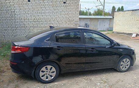 KIA Rio III рестайлинг, 2015 год, 1 000 000 рублей, 4 фотография