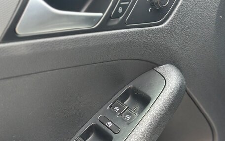 Volkswagen Jetta VI, 2016 год, 1 050 000 рублей, 12 фотография