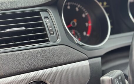 Volkswagen Jetta VI, 2016 год, 1 050 000 рублей, 13 фотография