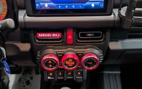 Suzuki Jimny, 2021 год, 3 350 000 рублей, 14 фотография
