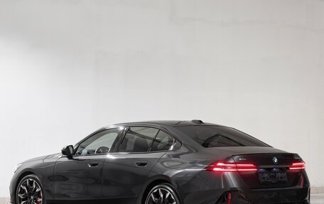 BMW 5 серия, 2025 год, 13 475 000 рублей, 9 фотография