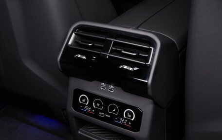 BMW 5 серия, 2025 год, 13 475 000 рублей, 28 фотография