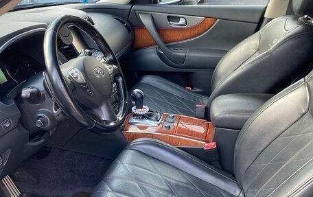 Infiniti QX70, 2014 год, 2 200 000 рублей, 6 фотография