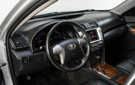 Toyota Camry, 2011 год, 1 299 000 рублей, 10 фотография