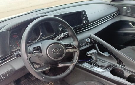 Hyundai Elantra, 2021 год, 1 700 000 рублей, 3 фотография