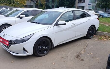 Hyundai Elantra, 2021 год, 1 700 000 рублей, 2 фотография
