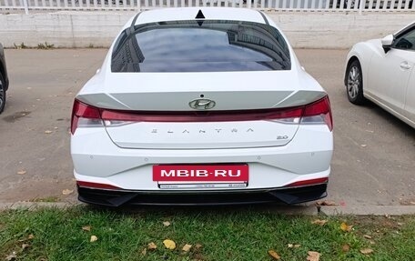 Hyundai Elantra, 2021 год, 1 700 000 рублей, 4 фотография