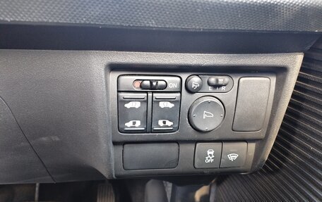 Honda Freed I, 2012 год, 1 225 000 рублей, 13 фотография
