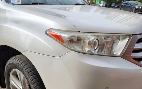 Toyota Highlander III, 2011 год, 2 100 000 рублей, 3 фотография