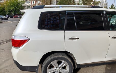 Toyota Highlander III, 2011 год, 2 100 000 рублей, 6 фотография