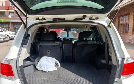 Toyota Highlander III, 2011 год, 2 100 000 рублей, 12 фотография