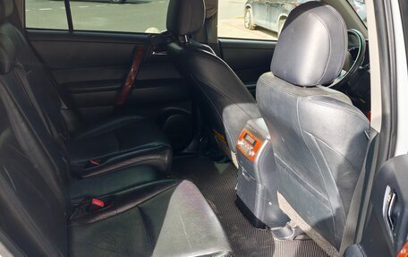Toyota Highlander III, 2011 год, 2 100 000 рублей, 16 фотография
