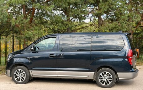 Hyundai Grand Starex Grand Starex I рестайлинг 2, 2020 год, 3 700 000 рублей, 5 фотография
