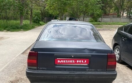 Opel Omega A, 1993 год, 150 000 рублей, 2 фотография