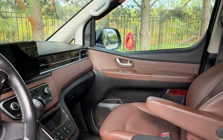 Hyundai Grand Starex Grand Starex I рестайлинг 2, 2020 год, 3 700 000 рублей, 9 фотография