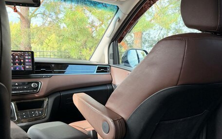 Hyundai Grand Starex Grand Starex I рестайлинг 2, 2020 год, 3 700 000 рублей, 26 фотография