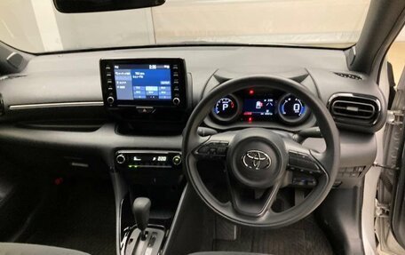 Toyota Yaris, 2020 год, 1 450 000 рублей, 2 фотография