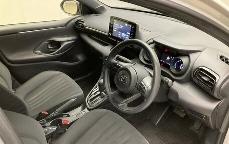 Toyota Yaris, 2020 год, 1 450 000 рублей, 5 фотография