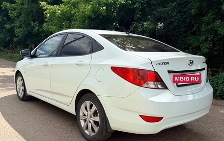 Hyundai Solaris II рестайлинг, 2011 год, 670 000 рублей, 3 фотография
