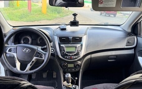 Hyundai Solaris II рестайлинг, 2011 год, 670 000 рублей, 7 фотография