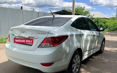 Hyundai Solaris II рестайлинг, 2011 год, 670 000 рублей, 4 фотография