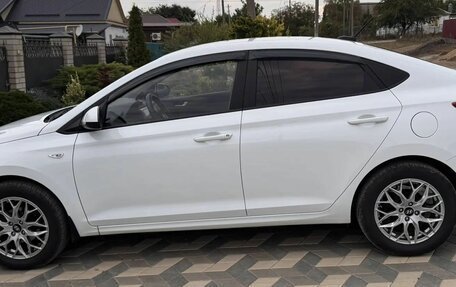Hyundai Solaris II рестайлинг, 2020 год, 1 600 000 рублей, 4 фотография