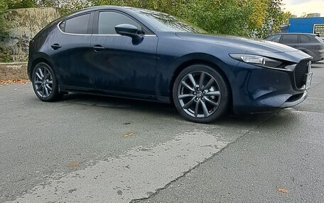 Mazda 3, 2020 год, 1 720 000 рублей, 2 фотография