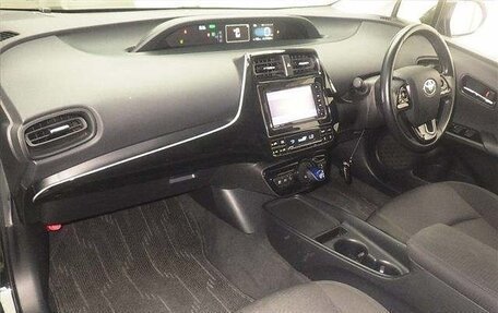 Toyota Prius IV XW50, 2020 год, 1 467 000 рублей, 5 фотография