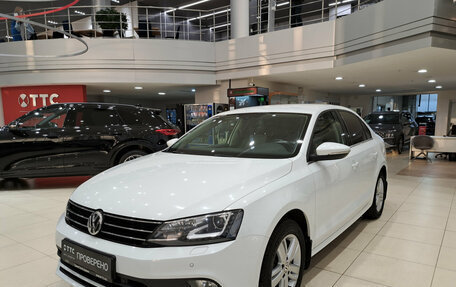 Volkswagen Jetta VI, 2015 год, 1 452 000 рублей, 2 фотография