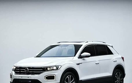 Volkswagen T-Roc I, 2023 год, 1 860 000 рублей, 1 фотография