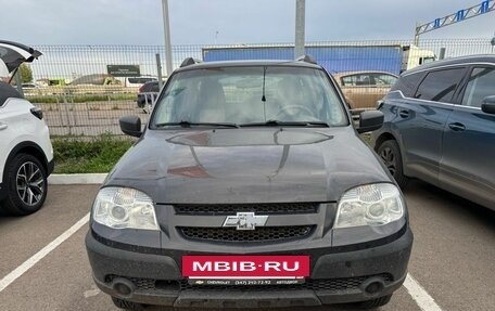 Chevrolet Niva I рестайлинг, 2017 год, 710 000 рублей, 2 фотография