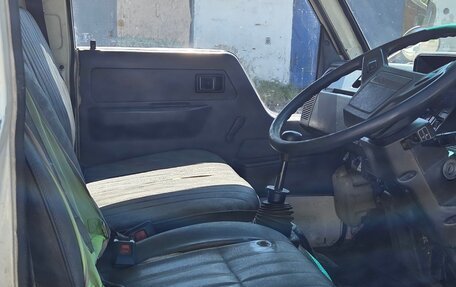 Toyota HiAce H100, 1990 год, 700 000 рублей, 17 фотография