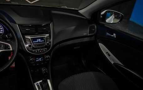 Hyundai Solaris II рестайлинг, 2015 год, 995 000 рублей, 31 фотография