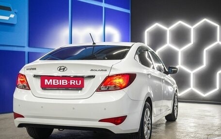 Hyundai Solaris II рестайлинг, 2015 год, 995 000 рублей, 33 фотография