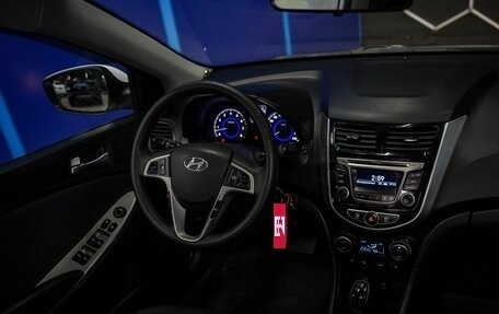 Hyundai Solaris II рестайлинг, 2015 год, 995 000 рублей, 29 фотография