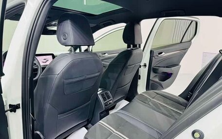 Volkswagen Golf VIII, 2021 год, 2 074 000 рублей, 12 фотография