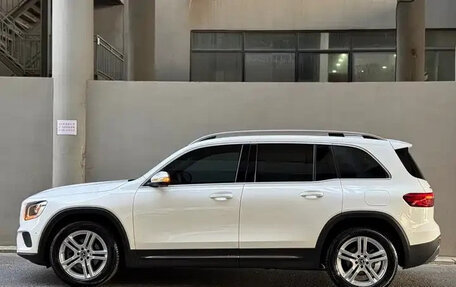 Mercedes-Benz GLB, 2023 год, 1 990 000 рублей, 4 фотография