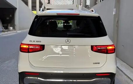 Mercedes-Benz GLB, 2023 год, 1 990 000 рублей, 6 фотография