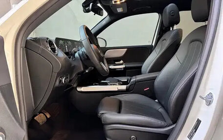 Mercedes-Benz GLB, 2023 год, 1 990 000 рублей, 9 фотография