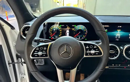 Mercedes-Benz GLB, 2023 год, 1 990 000 рублей, 11 фотография
