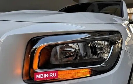 Mercedes-Benz GLB, 2023 год, 1 990 000 рублей, 3 фотография