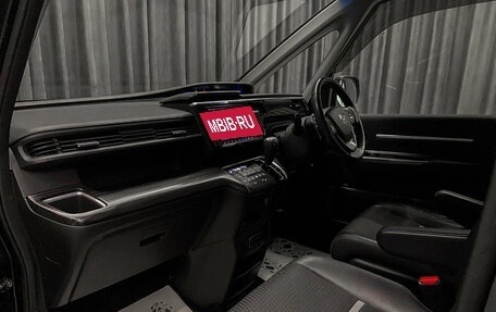 Honda Stepwgn IV, 2016 год, 1 999 000 рублей, 10 фотография