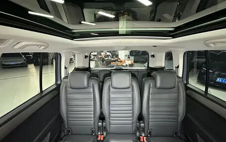 Volkswagen Touran III, 2023 год, 1 690 000 рублей, 18 фотография