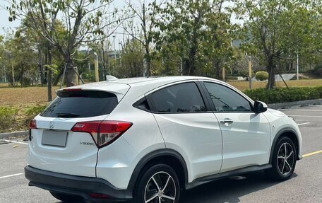 Honda Vezel, 2021 год, 1 420 000 рублей, 3 фотография