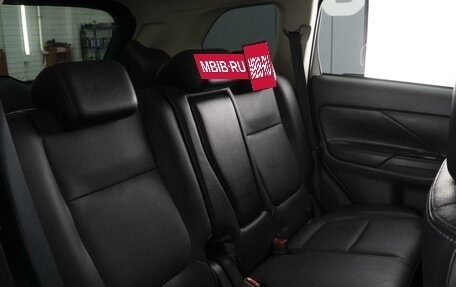 Mitsubishi Outlander III рестайлинг 3, 2015 год, 2 330 000 рублей, 12 фотография