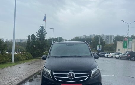 Mercedes-Benz V-Класс, 2018 год, 3 650 000 рублей, 1 фотография