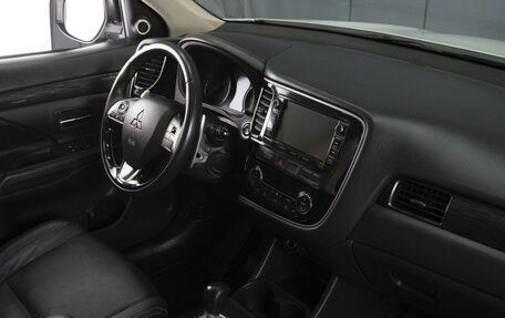 Mitsubishi Outlander III рестайлинг 3, 2015 год, 2 330 000 рублей, 28 фотография