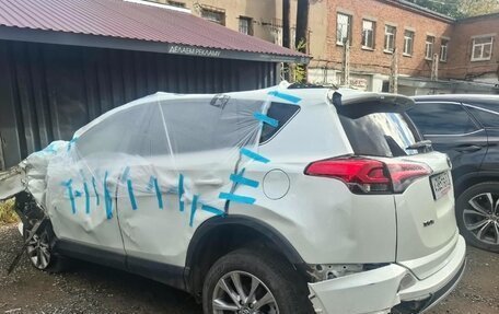 Toyota RAV4, 2017 год, 1 000 000 рублей, 3 фотография