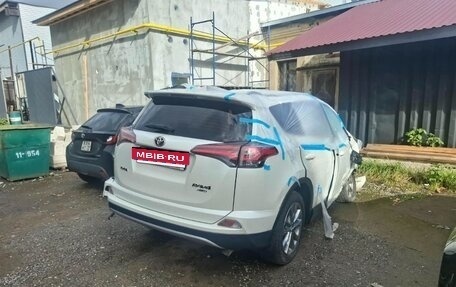 Toyota RAV4, 2017 год, 1 000 000 рублей, 4 фотография