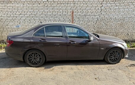 Mercedes-Benz C-Класс, 2011 год, 700 000 рублей, 2 фотография